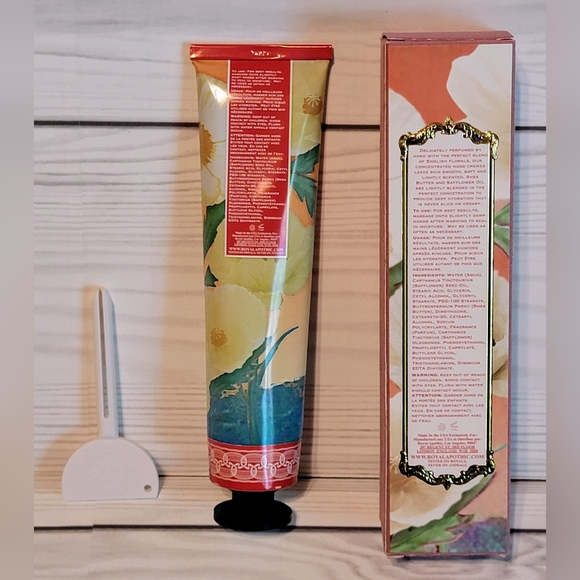 NWOT Royal Apothic Field Poppy hand creme 3.3 oz new and sealed - Picture 4 of 4